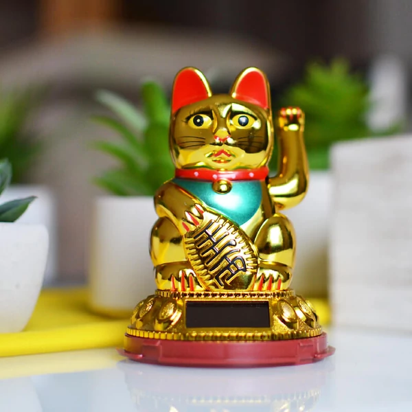 Maneki Neko Szerencsehozó Macska